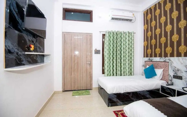 Shri Radhe Radhe Paying Guest House