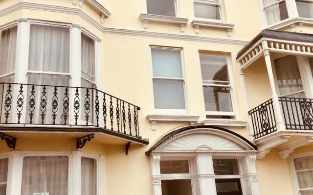 The Charm Brighton Boutique Hotel and Spa вид на фасад