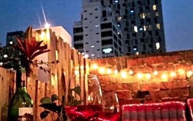 Отель Thonglo 7 Hostels Бангкок вид на фасад