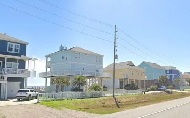 Seaside Sanctuary by Ryson Vacation Rentals