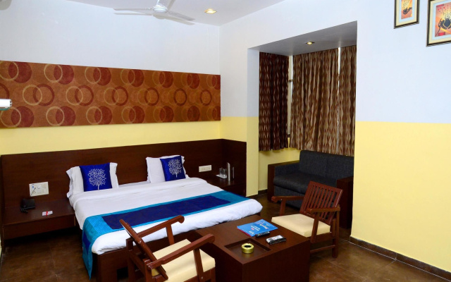 OYO 1030 Hotel Palm View Residency