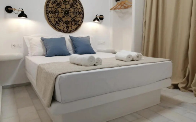 Plaka's house