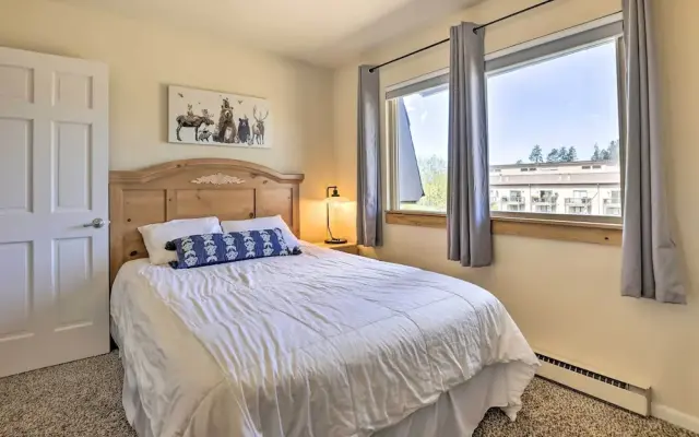 Cozy Family-friendly Fraser Condo w/ Mtn Views!