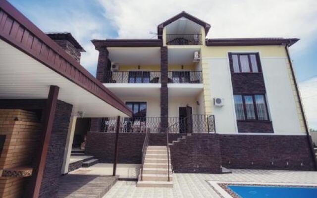 Гостиница Guest House Melissa в Южной Озереевке отзывы, цены и фото номеров - забронировать гостиницу Guest House Melissa онлайн Южная Озереевка вид на фасад