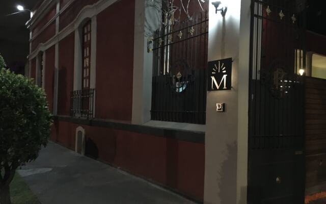 Отель Casa Moctezuma Мехико вид на фасад