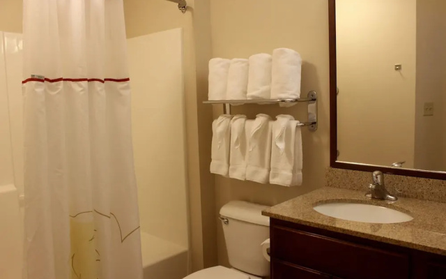Hawthorn Suites by Wyndham Madison Fitchburg