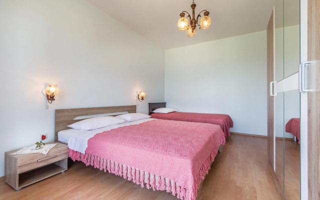 Beautiful Home in Lovran With Wifi and 2 Bedrooms