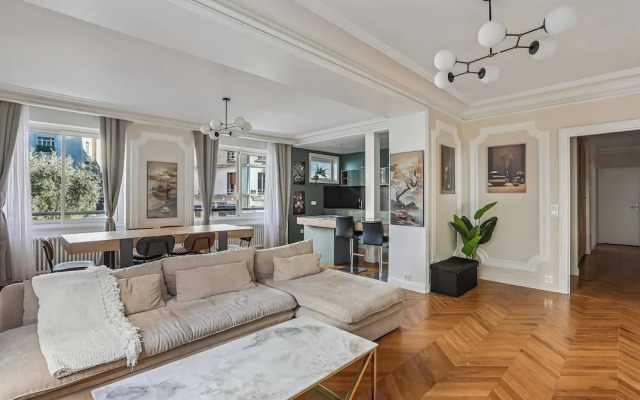 Superb Haussmann-style apt - 2bdr/6p - Trocadero