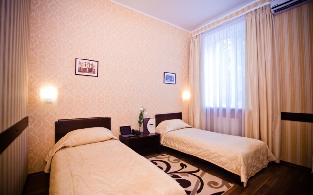 City Club Hotel