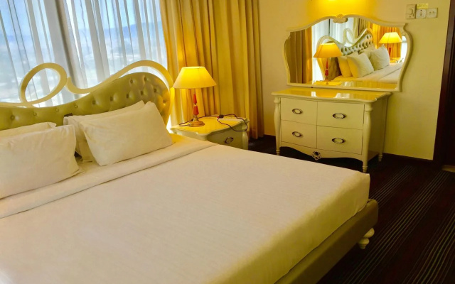 Makam Service Suites Times Square