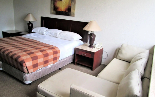 Stonestown Suites