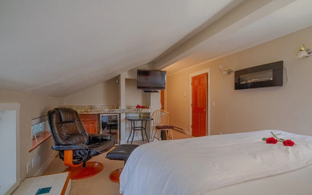 Beachside Villa Suites and Vacation Rentals