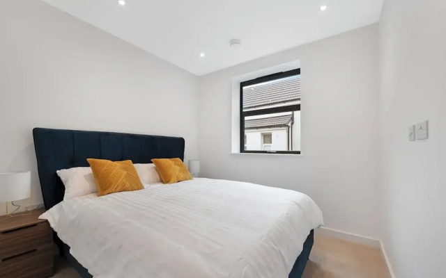 Guest Ready - Oak Crescent City House, London, E14