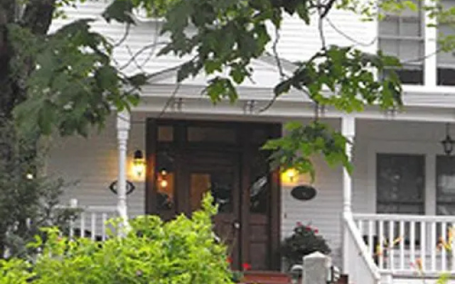Gillespie House Inn