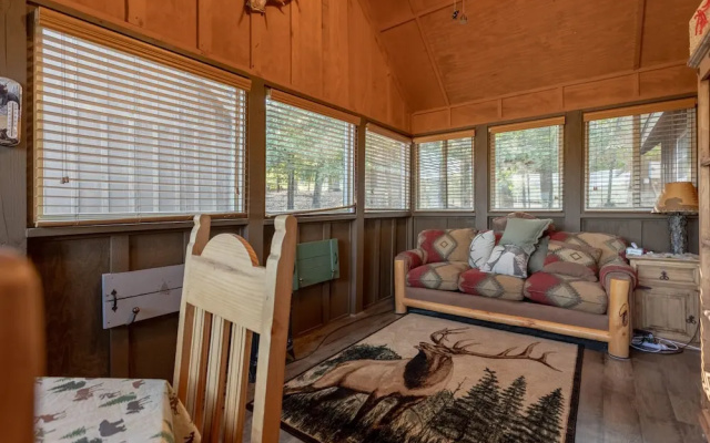 Grey Moose Lodge 2 Bedroom Cabin