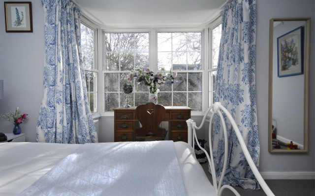 Montpellier House Centrally Located Large Garden - From 300 Per Night