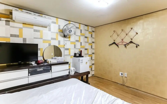 Gangneung Solbit Motel