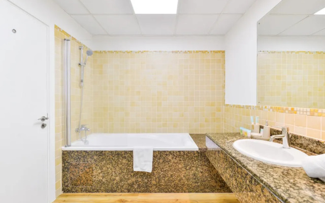 Luxury JBR - 2BR - Free Beach Resorts Access!