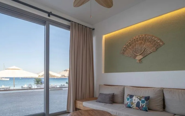 Yali Sui̇tes Hotel
