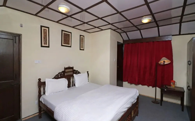 OYO 13724 Home Cosy Stay Near Mall Road