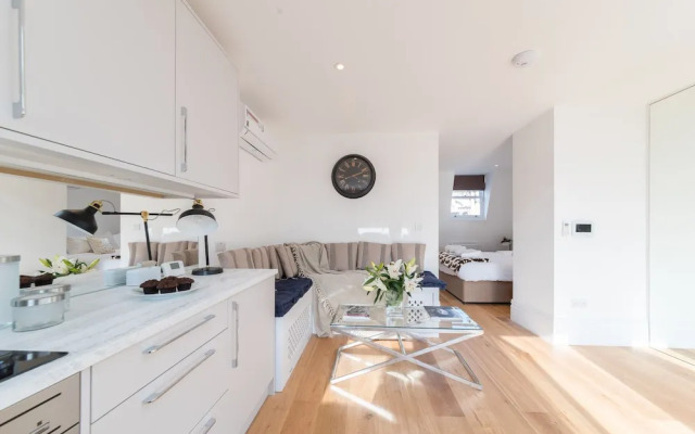 Pet-friendly Fulham Broadway Penthouse, Sw Balcony