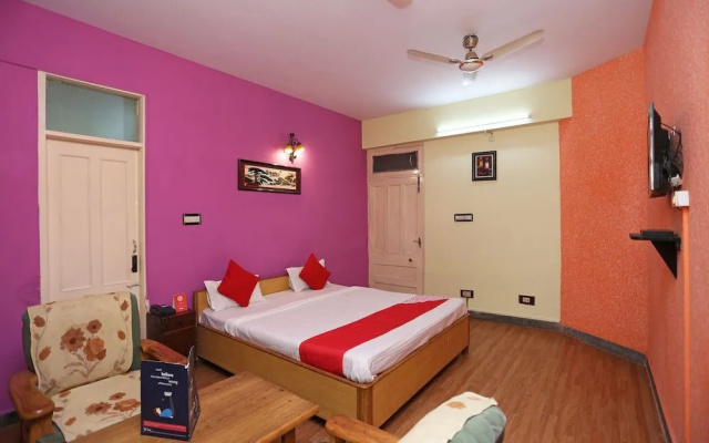 OYO 10674 Hotel Royal Inn