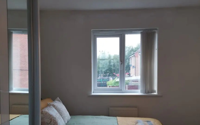 Olive and Carol's Beautiful 3-bed House in Walsall