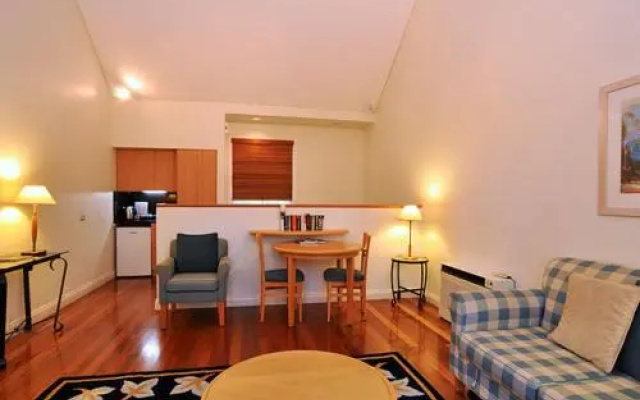Villa Spa Executive 1br Merlot Resort Condo located within Cypress Lakes Resort (nothing is more central)