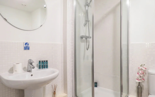 Tudors eSuites City Center Apartment