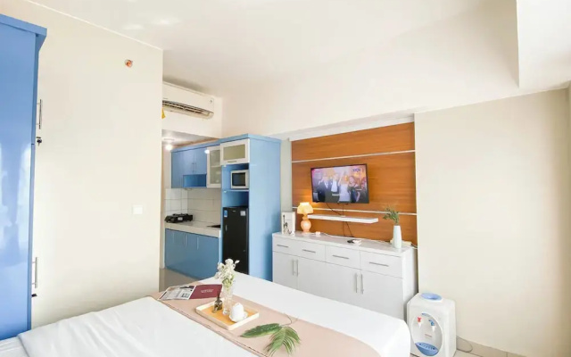 Restful Studio Apartment At Springlake Summarecon Bekasi
