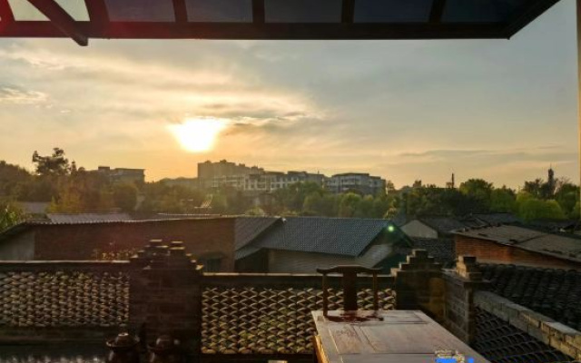Xingyue Homestay (Fangte Dinosaur Museum)