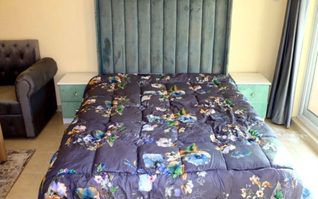 Stunning Family Friendly Studio Close To Dubai Hub
