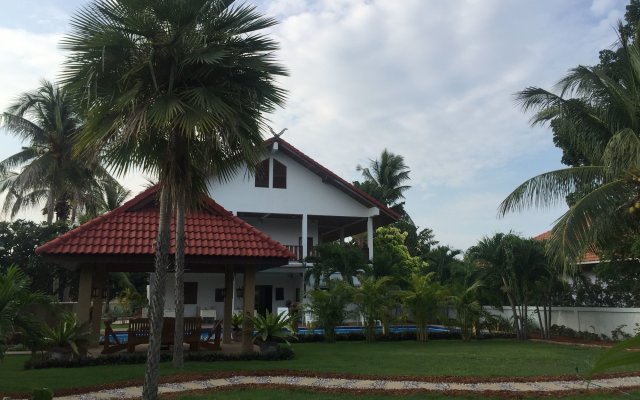 Lyndale Lodge In Sam Roi Yot Thailand From 40 Photos Reviews