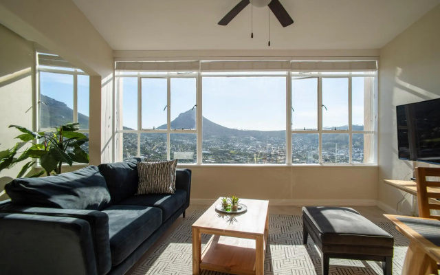 Disa Park 16th Floor Apartment with City Views