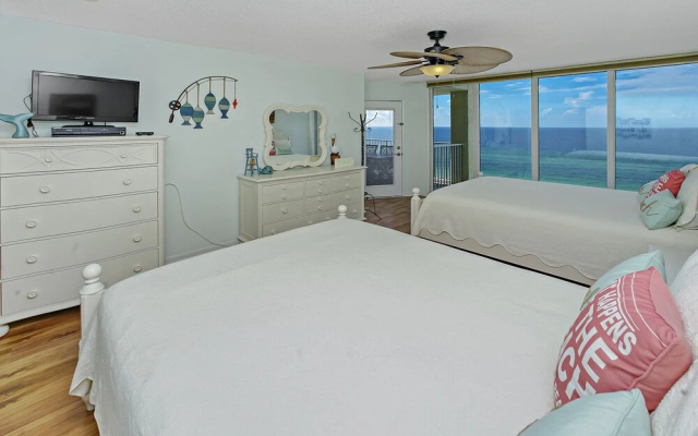 Long Beach I -1004 - 1445041
