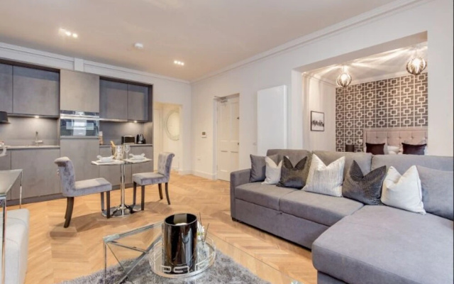 Chic and Sophisticated Apartment in the West End, Edinburgh
