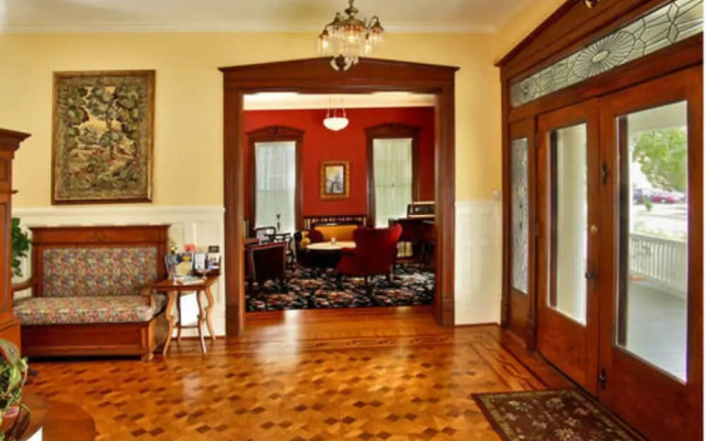 Corinthian Bed  Breakfast