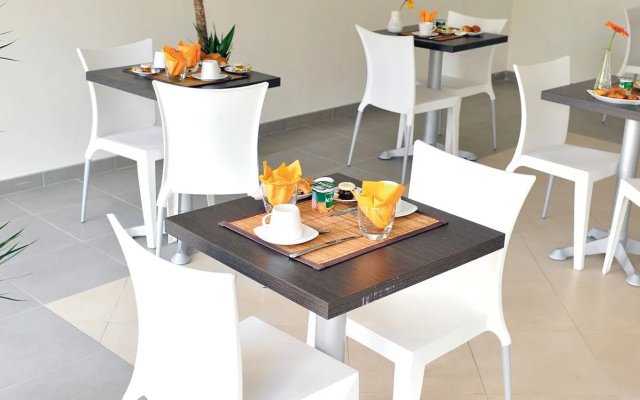 Park & Suites Confort Les Ulis