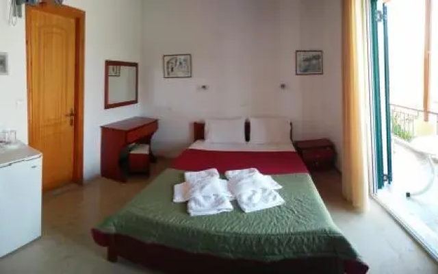 Michalis Place Apartments
