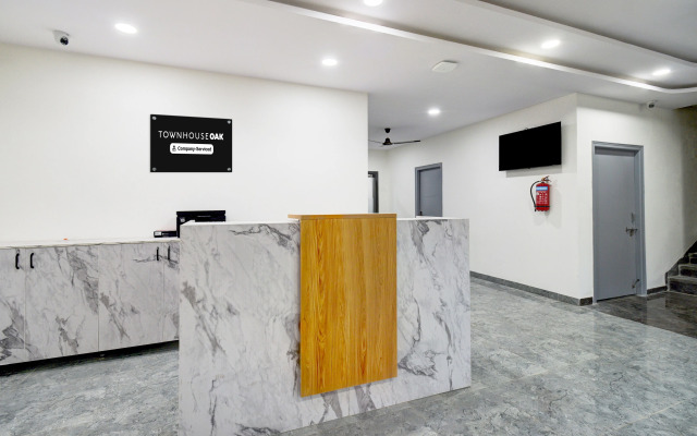 Super Townhouse Oak L B Nagar Metro Station