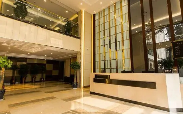 Oriental Holiday Hotel (Zhengzhou Chengdong Road Wenmiao Metro Station)