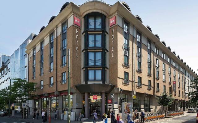 Отель ibis Brussels Centre Gare Midi Бельгия, Брюссель - 4 отзыва об отеле, цены и фото номеров - забронировать отель ibis Brussels Centre Gare Midi онлайн вид на фасад
