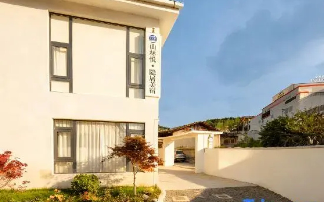 MOUNTAIN•DESIGNE Oxygen-rich Scenic Stay (Moonlight Square, Dukezong Ancient Town)