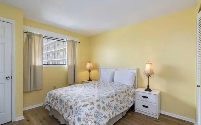 Regency Towers 403 - Three Bedroom Condo