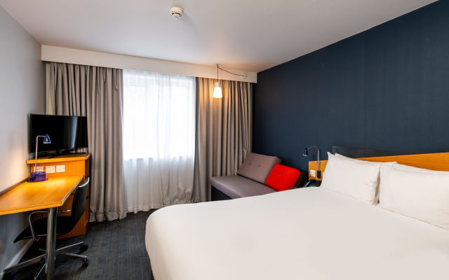 Holiday Inn Express Swansea - East by IHG
