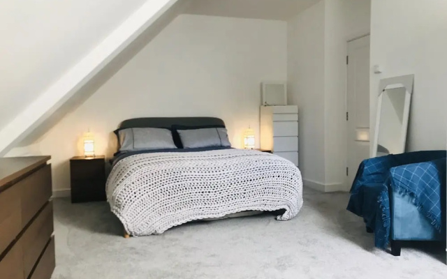 1 Bed Marina Apartment With Sea Views, Penthouse