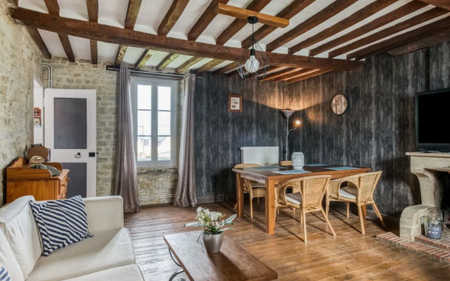 Cosy Holiday Home in Mandeville en Bassin Near Beach