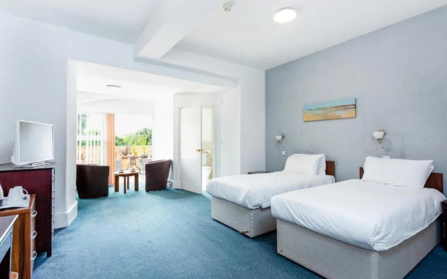 Abbey Lawn Hotel