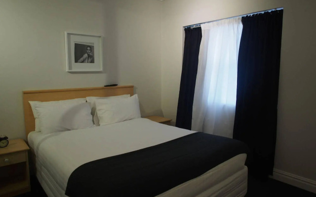 Sydney Airport Suites