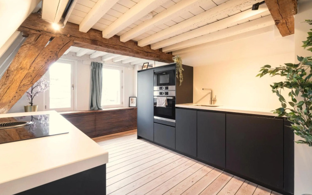 The Hendrik Square Residence